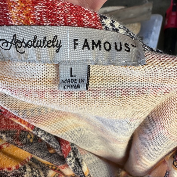 Absolutely Famous Aztec button up polyester rayon spandex blouse large. V neck - Picture 10 of 13